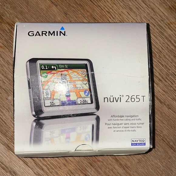 Garmin Nuvi 265T Bundle - Picture 1 of 4